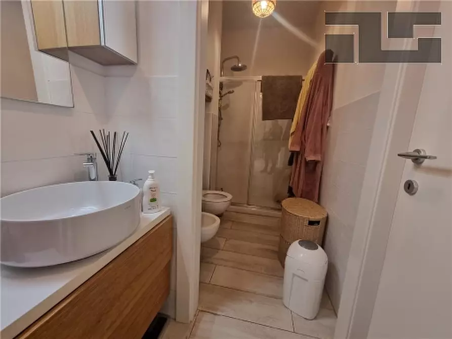 Immagine 15 di Appartamento in vendita  a Firenze