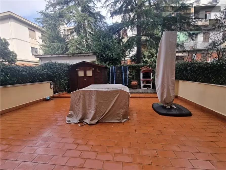 Immagine 17 di Appartamento in vendita  a Firenze