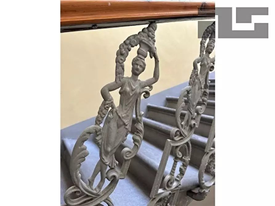 Immagine 4 di Appartamento in vendita  a Firenze