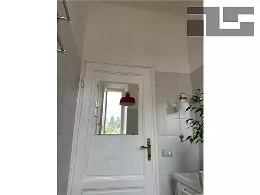 Immagine 10 di Appartamento in vendita  a Firenze