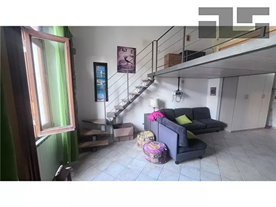 Immagine 2 di Appartamento in affitto  a Firenze