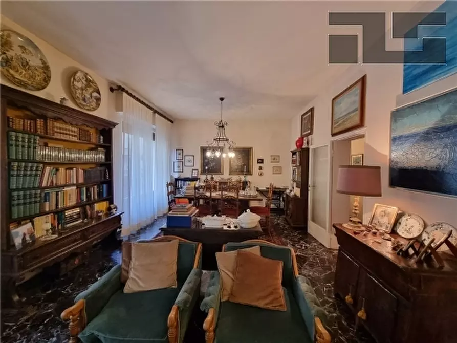 Immagine 1 di Appartamento in vendita  a Firenze