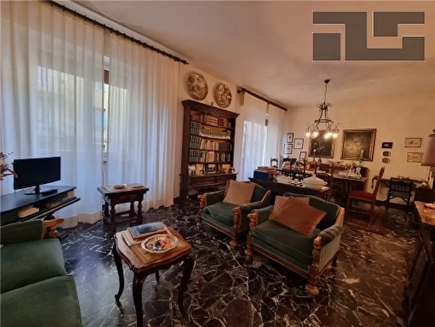 Immagine 2 di Appartamento in vendita  a Firenze