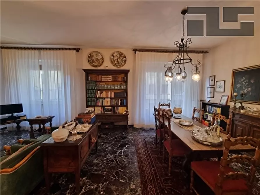 Immagine 4 di Appartamento in vendita  a Firenze