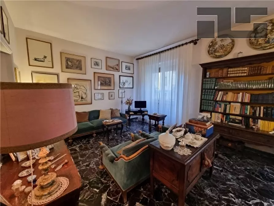 Immagine 5 di Appartamento in vendita  a Firenze