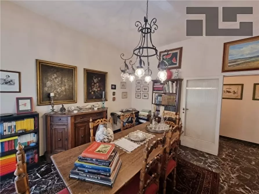 Immagine 8 di Appartamento in vendita  a Firenze