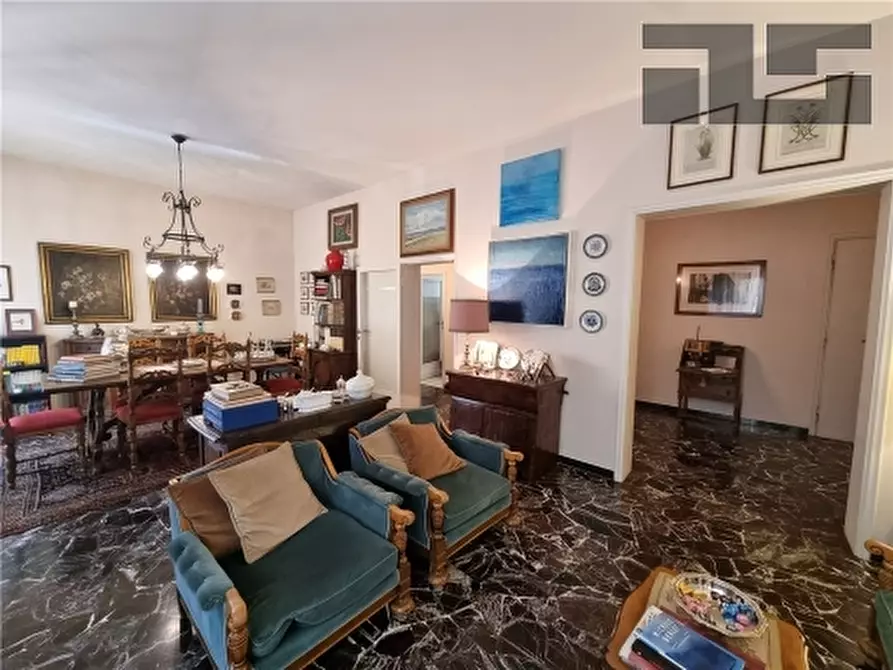 Immagine 11 di Appartamento in vendita  a Firenze