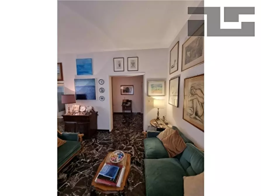 Immagine 12 di Appartamento in vendita  a Firenze