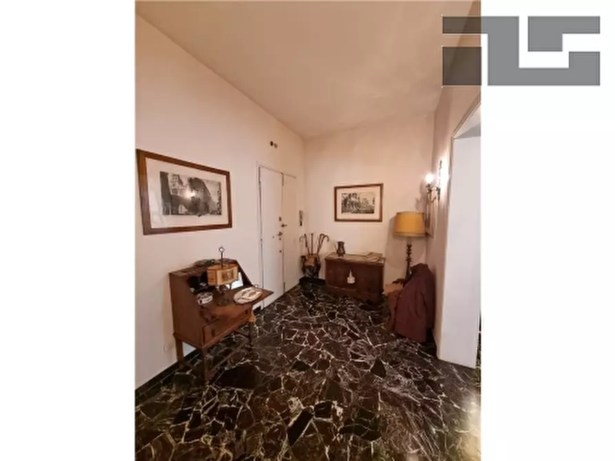 Immagine 14 di Appartamento in vendita  a Firenze