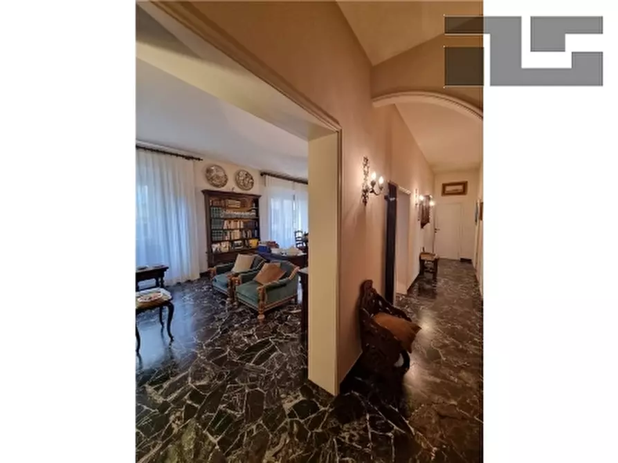 Immagine 15 di Appartamento in vendita  a Firenze