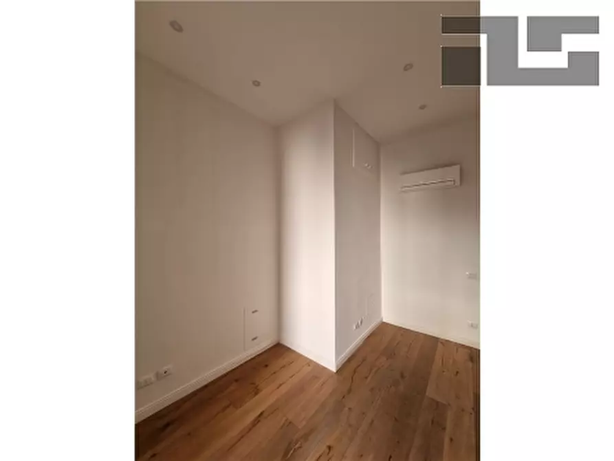 Immagine 10 di Appartamento in vendita  a Firenze