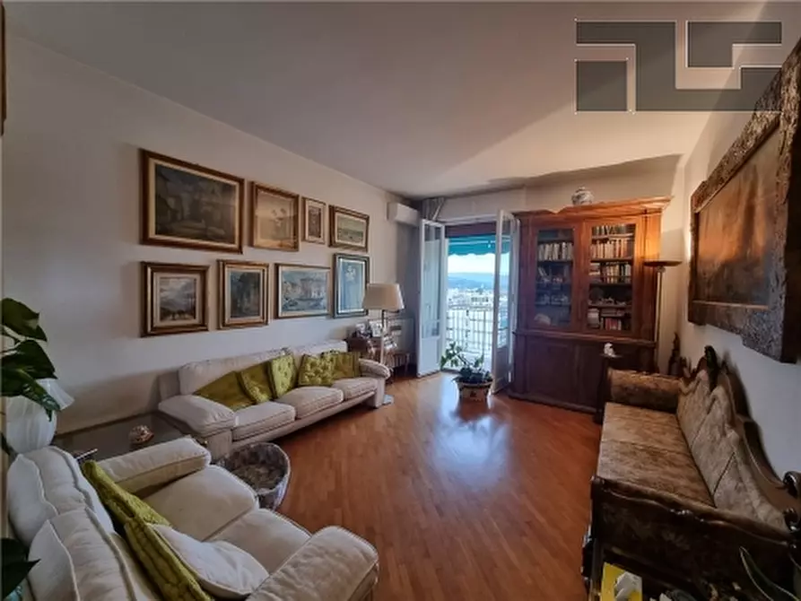 Immagine 2 di Appartamento in vendita  a Firenze