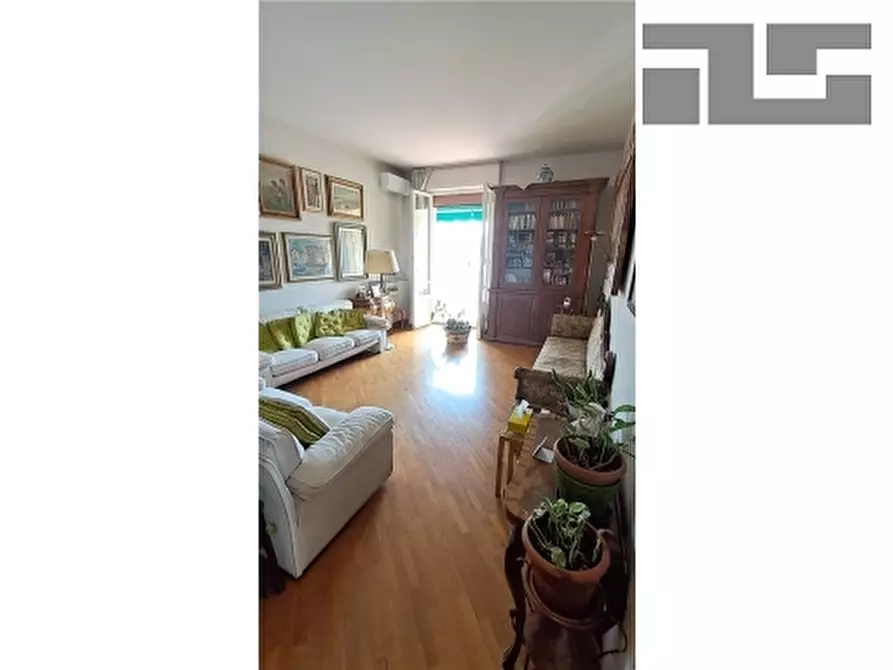 Immagine 3 di Appartamento in vendita  a Firenze
