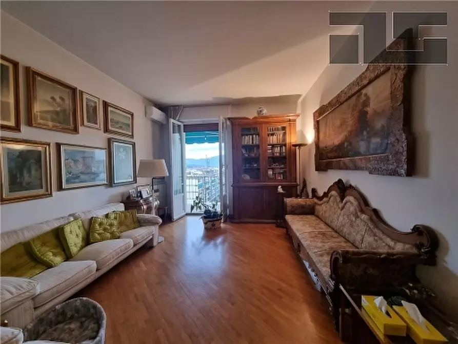 Immagine 4 di Appartamento in vendita  a Firenze