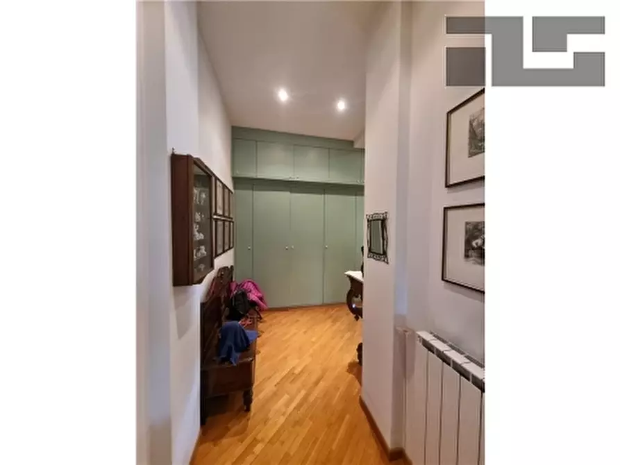Immagine 10 di Appartamento in vendita  a Firenze