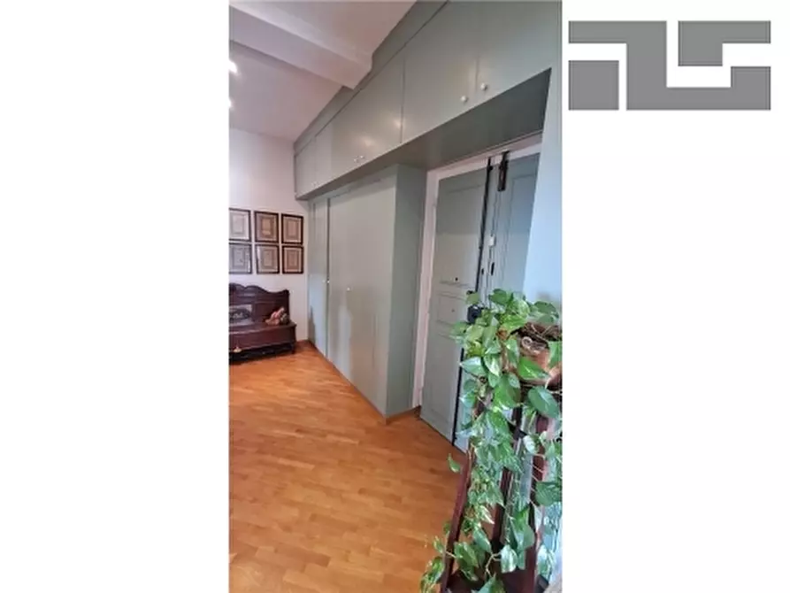 Immagine 11 di Appartamento in vendita  a Firenze