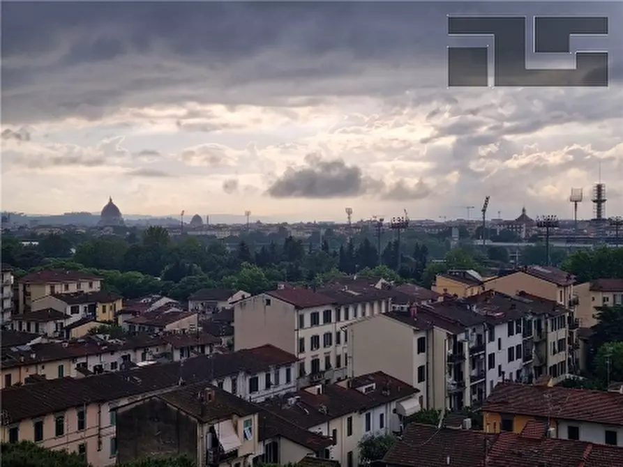 Immagine 13 di Appartamento in vendita  a Firenze
