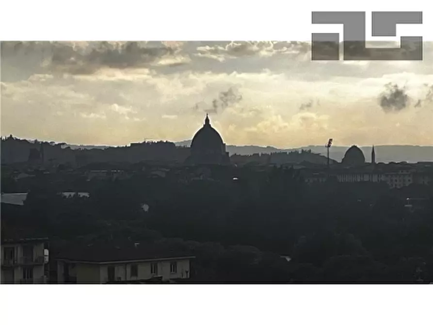 Immagine 16 di Appartamento in vendita  a Firenze