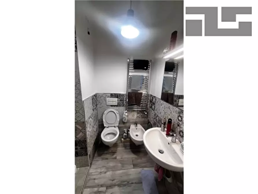 Immagine 9 di Appartamento in vendita  a Firenze