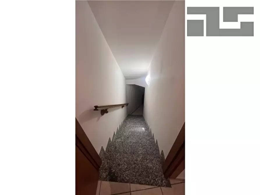 Immagine 21 di Villa in vendita  a Figline E Incisa Valdarno