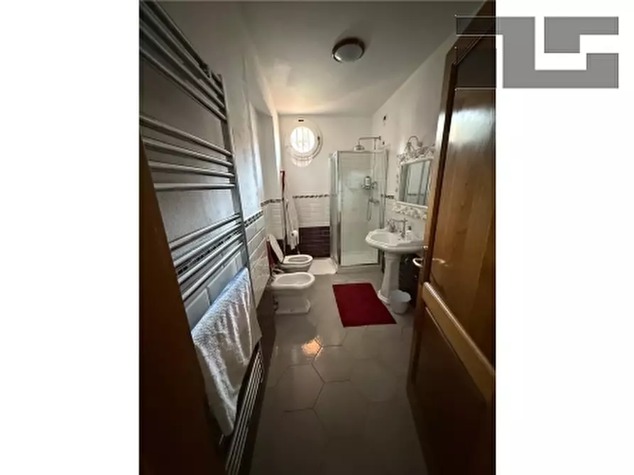 Immagine 4 di Villa in vendita  a Forte Dei Marmi