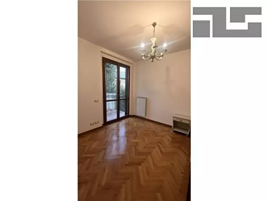 Immagine 7 di Villa in vendita  a Figline E Incisa Valdarno