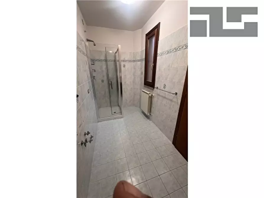 Immagine 20 di Villa in vendita  a Figline E Incisa Valdarno