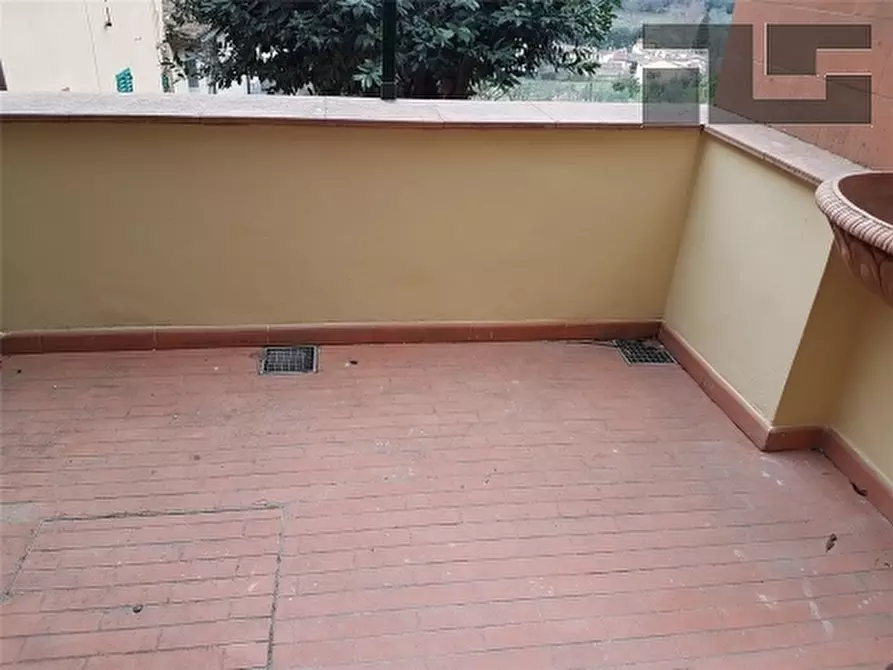 Immagine 9 di Villa in vendita  a Fiesole