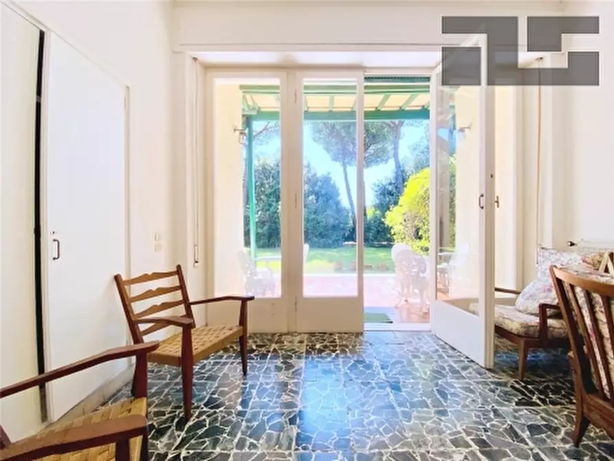 Immagine 7 di Villa in affitto  a Camaiore