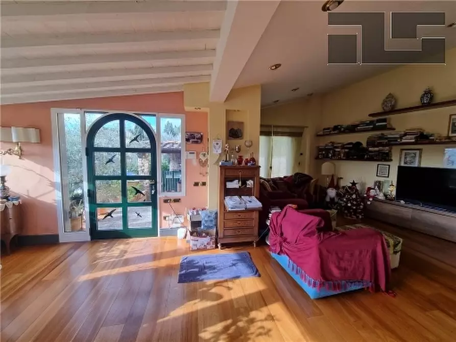 Immagine 6 di Villa in vendita  a Impruneta