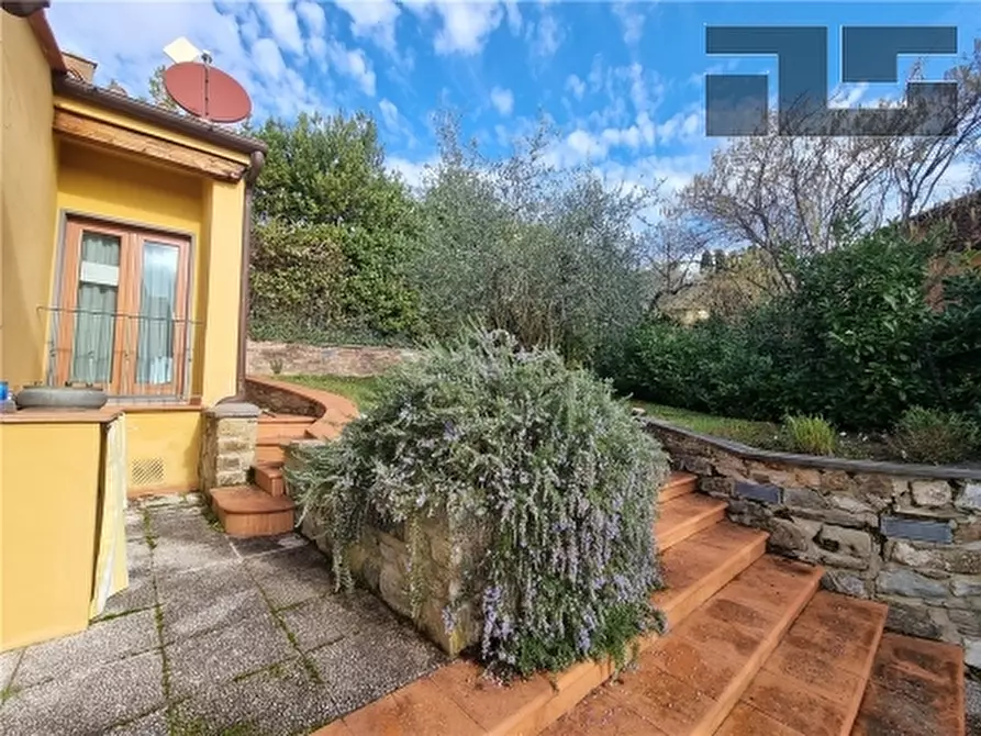 Immagine 21 di Villa in vendita  a Impruneta