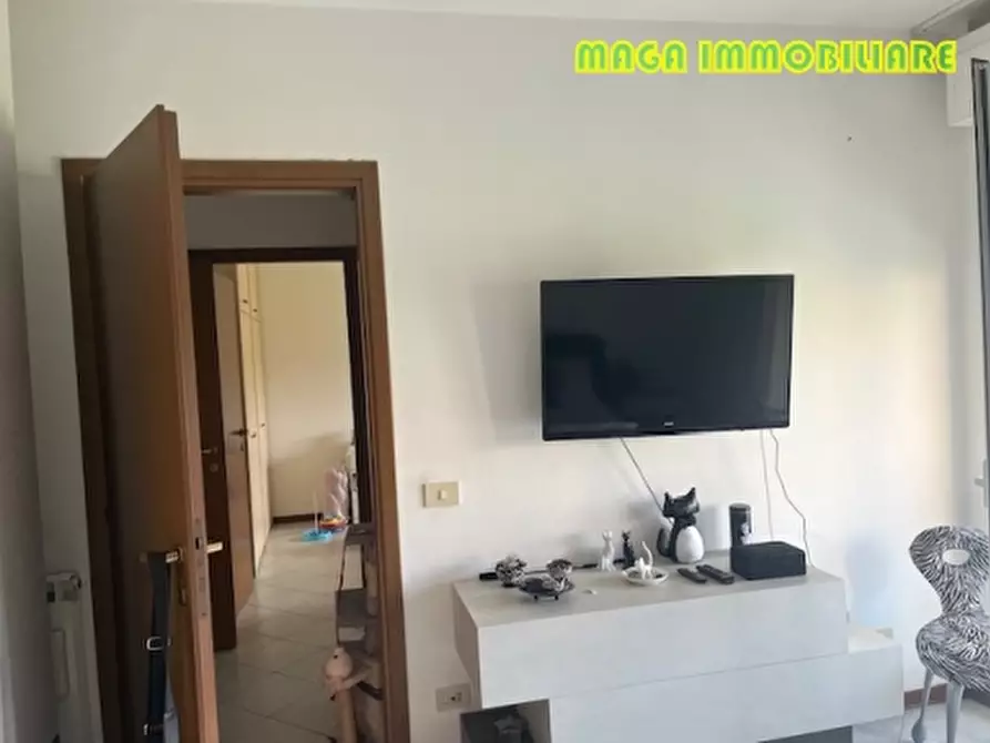 Immagine 15 di Appartamento in vendita  a Campi Bisenzio