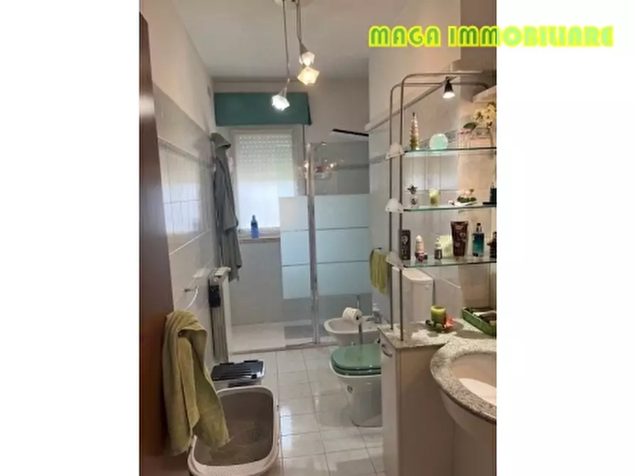 Immagine 16 di Appartamento in vendita  a Campi Bisenzio