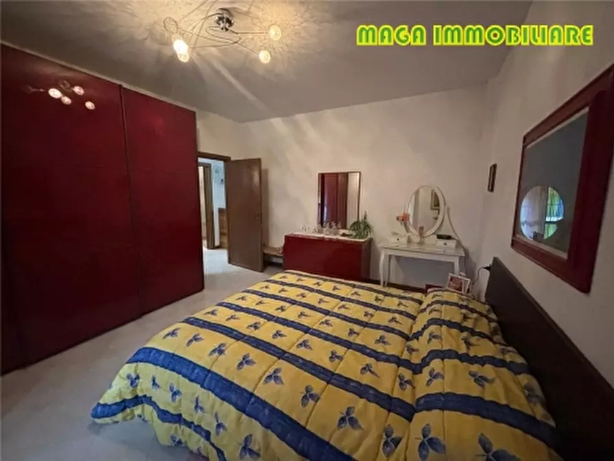 Immagine 8 di Appartamento in vendita  a Campi Bisenzio