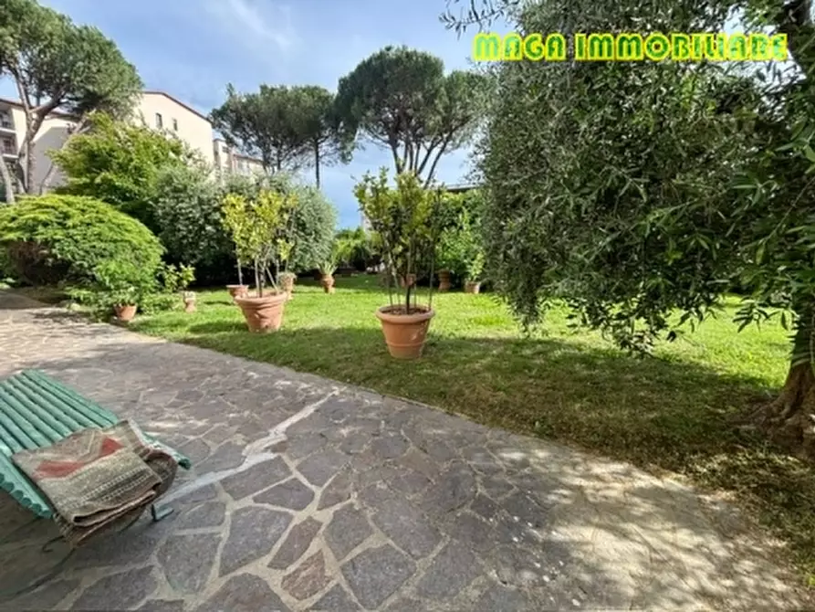 Immagine 3 di Appartamento in vendita  a Campi Bisenzio