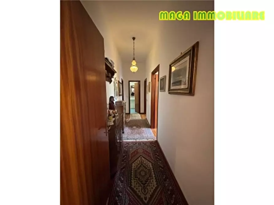 Immagine 8 di Appartamento in vendita  a Campi Bisenzio