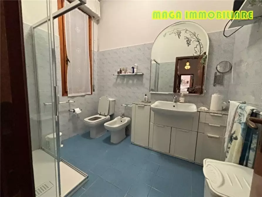 Immagine 14 di Appartamento in vendita  a Campi Bisenzio