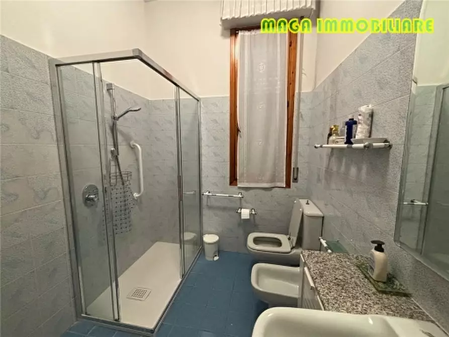 Immagine 15 di Appartamento in vendita  a Campi Bisenzio