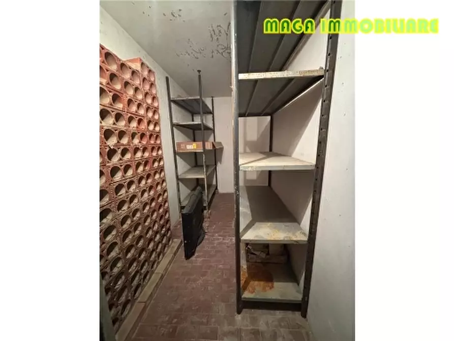 Immagine 23 di Appartamento in vendita  a Campi Bisenzio