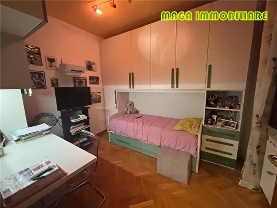 Immagine 9 di Appartamento in vendita  a Campi Bisenzio