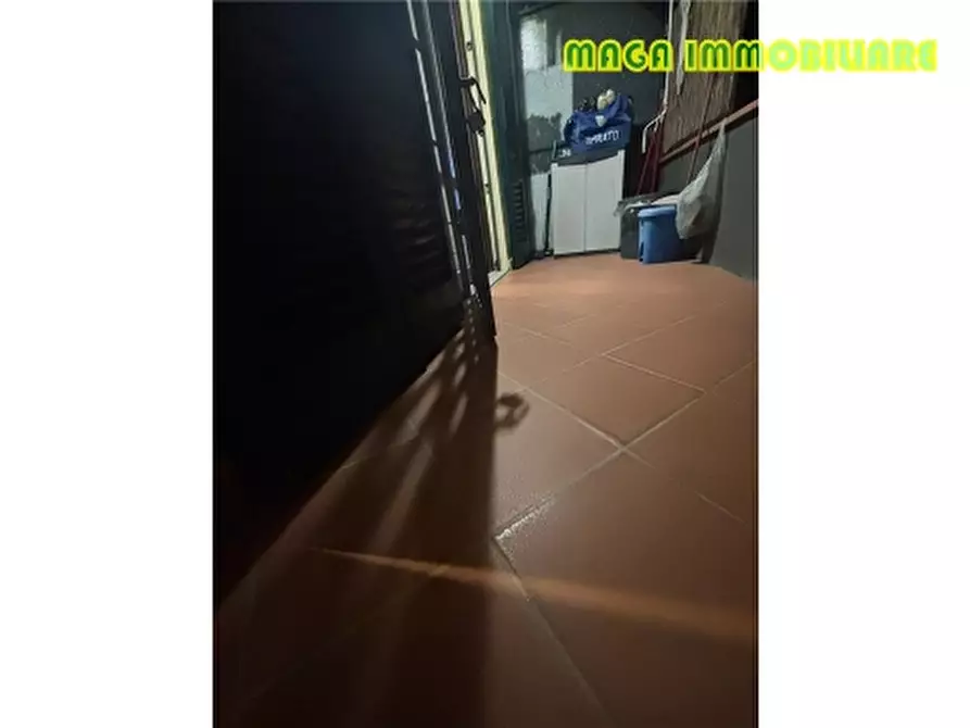 Immagine 11 di Appartamento in vendita  a Campi Bisenzio