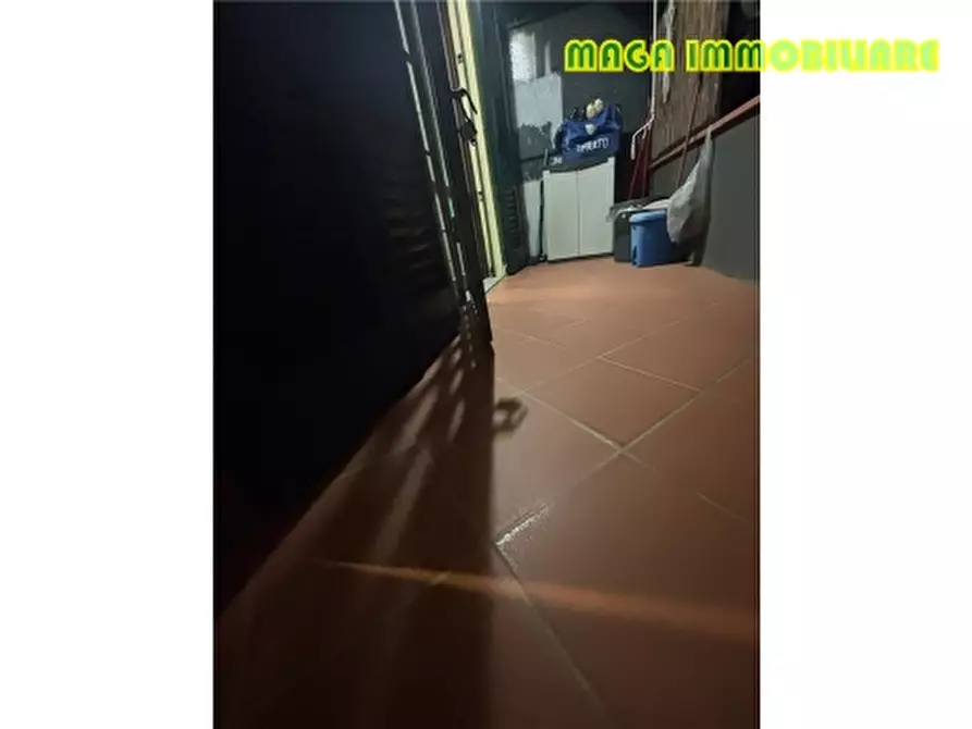 Immagine 12 di Appartamento in vendita  a Campi Bisenzio