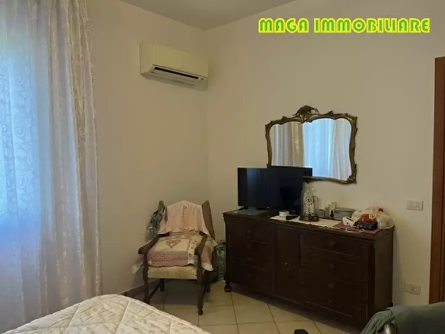 Immagine 11 di Appartamento in vendita  a Campi Bisenzio