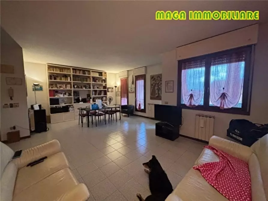 Immagine 2 di Appartamento in vendita  a Campi Bisenzio