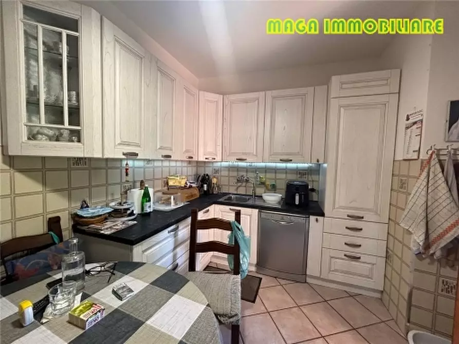 Immagine 4 di Appartamento in vendita  a Campi Bisenzio