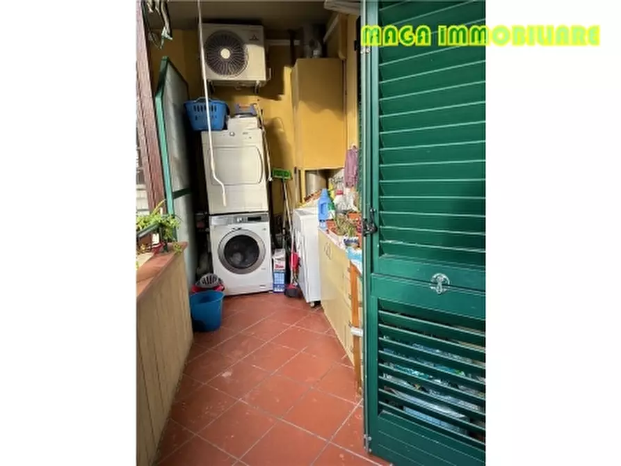 Immagine 2 di Appartamento in vendita  a Campi Bisenzio