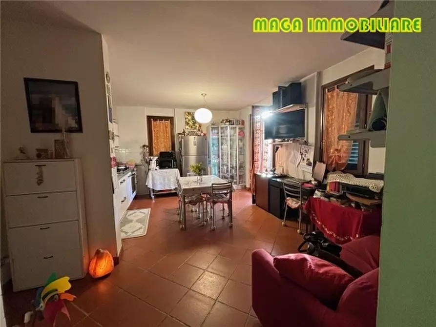 Immagine 3 di Appartamento in vendita  a Campi Bisenzio