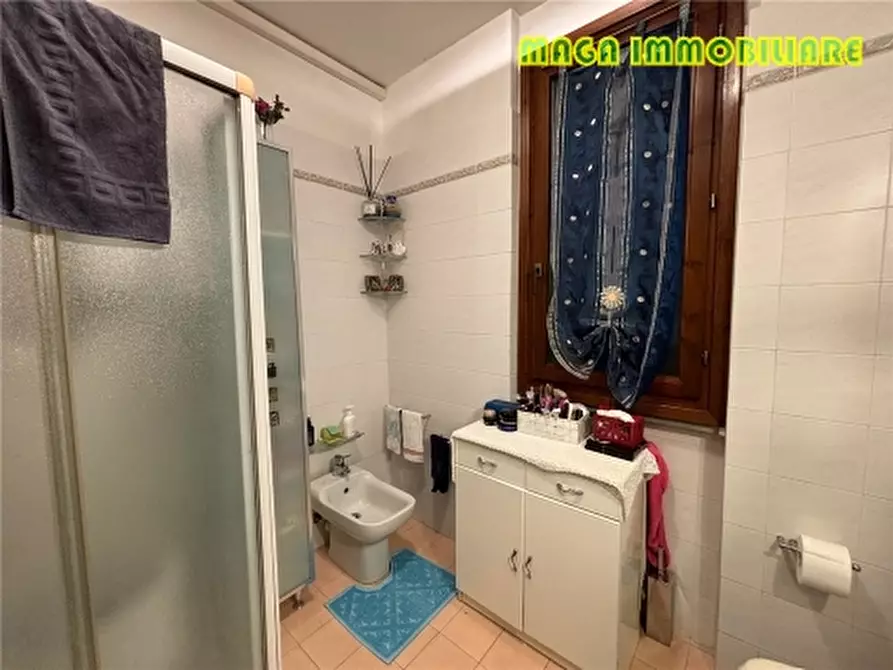 Immagine 9 di Appartamento in vendita  a Campi Bisenzio