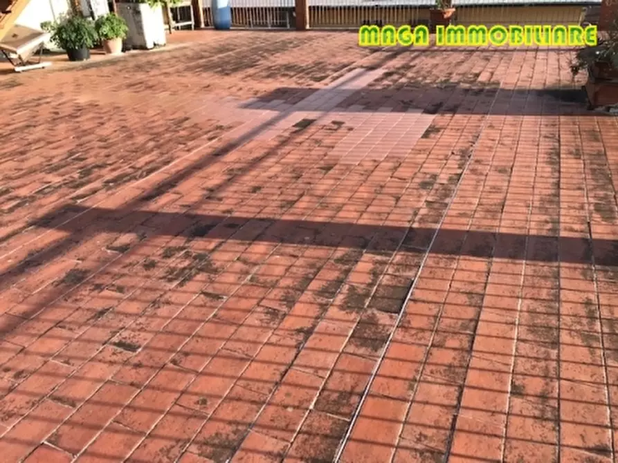 Immagine 2 di Appartamento in vendita  a Campi Bisenzio