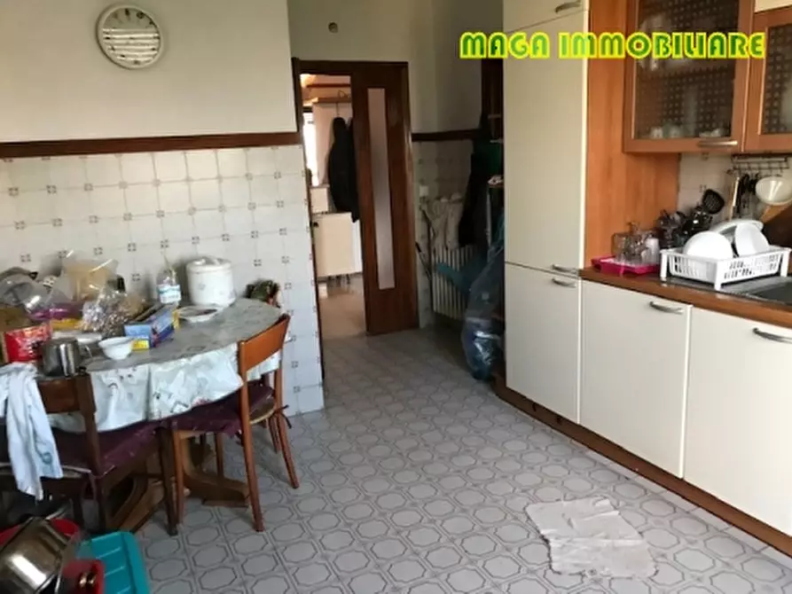 Immagine 16 di Appartamento in vendita  a Campi Bisenzio